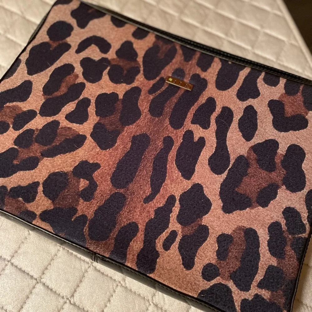 Laptop tablet cover